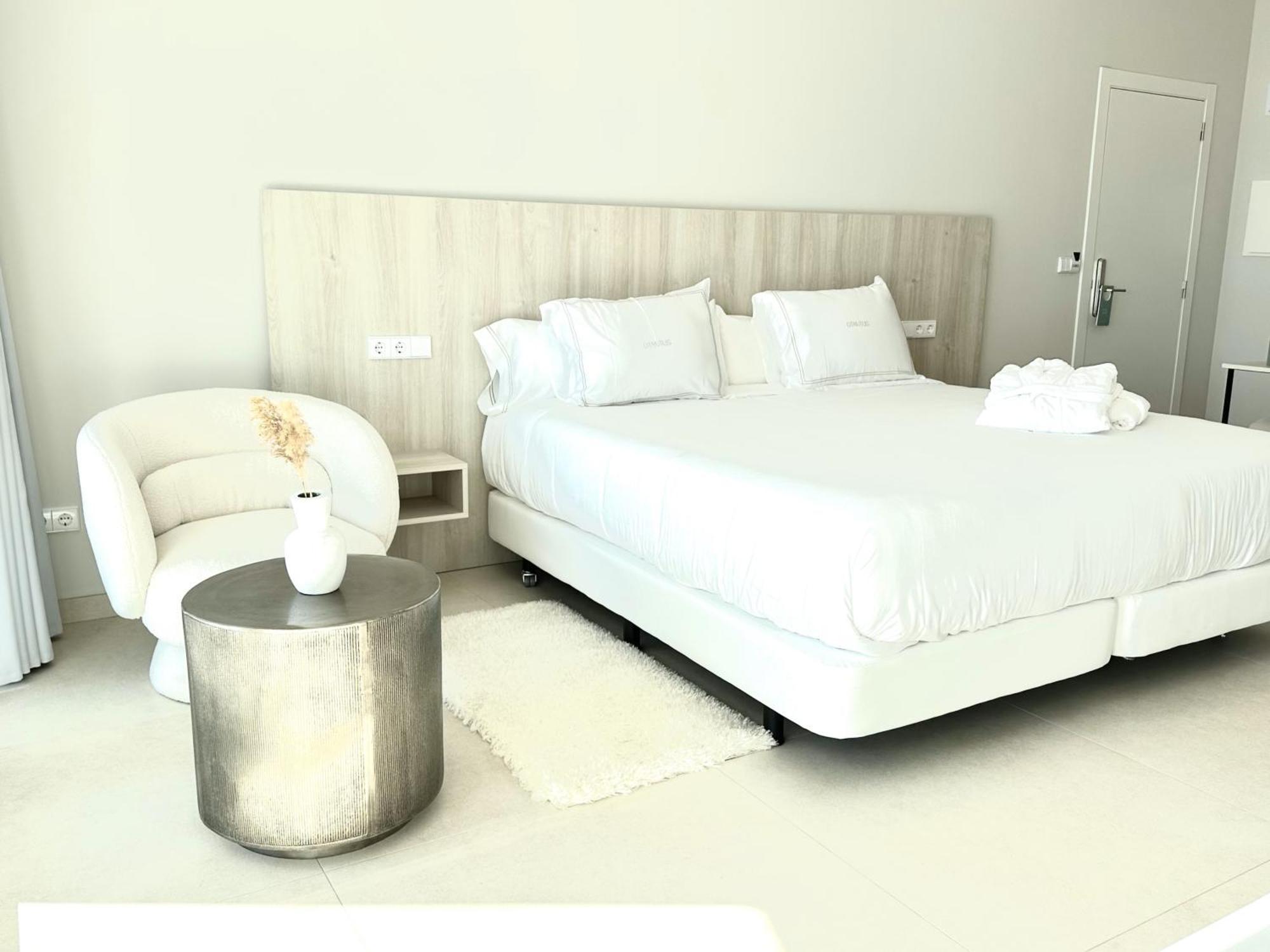 Otantus Hotel Muros Exteriör bild